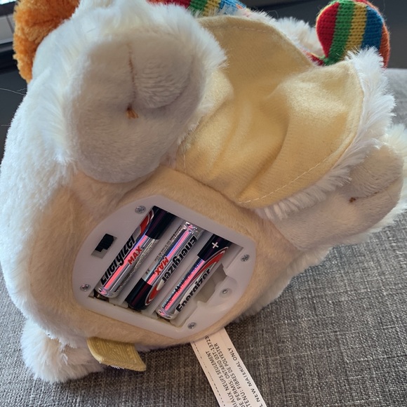 Carlton Cards Animatronic Dog - It’s Beginning To Look A Lot Like Christmas - Picture 7 of 7